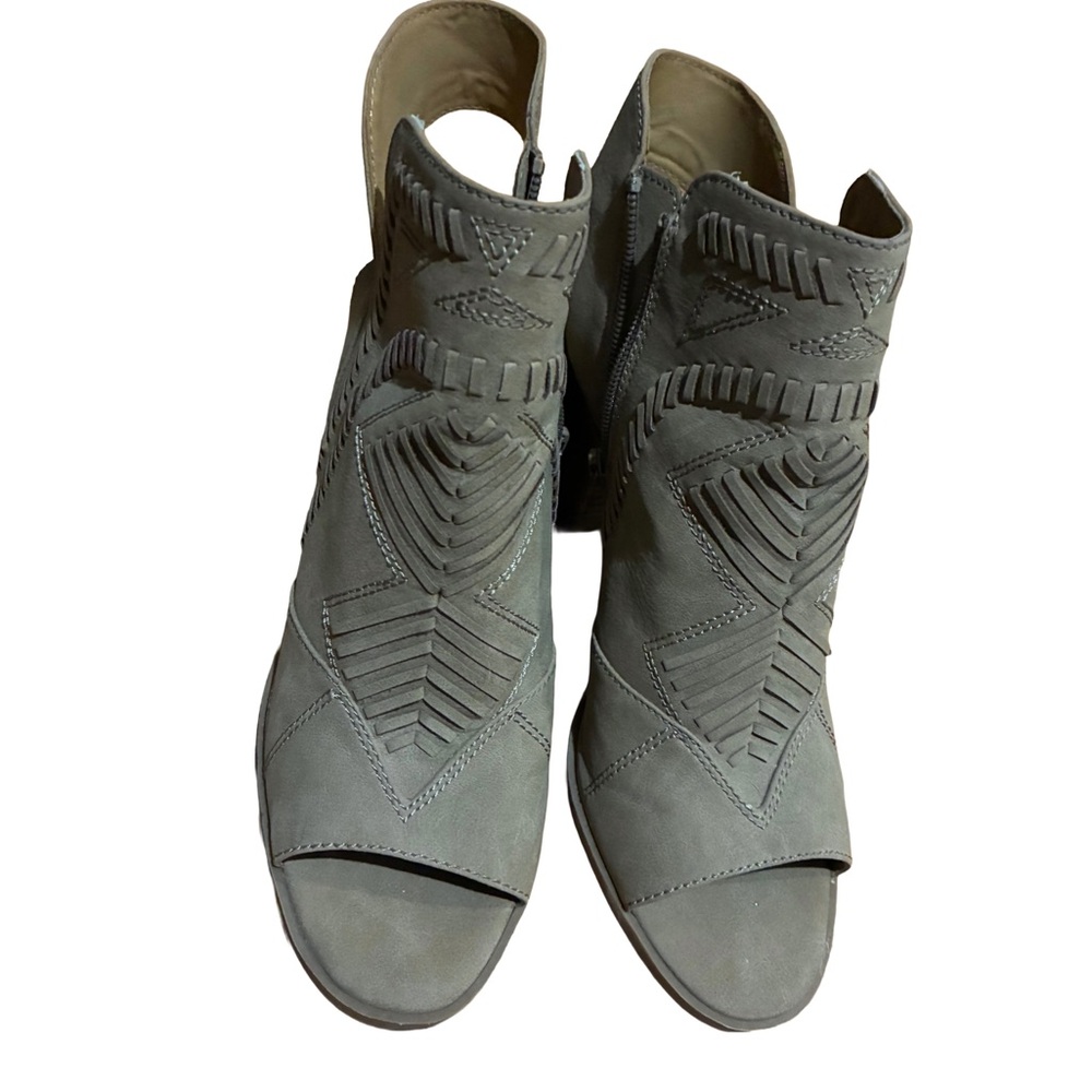 Universal Thread Gray Peep-Toe Heels - image 1